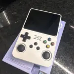 R36S Retro Handheld Game Console – 20,000+ Games, 3.5" IPS Screen, 64GB/128GB photo review