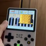 R36S Retro Handheld Game Console – 20,000+ Games, 3.5" IPS Screen, 64GB/128GB photo review