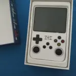 R36S Retro Handheld Game Console – 20,000+ Games, 3.5" IPS Screen, 64GB/128GB photo review