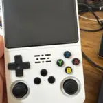 R36S Retro Handheld Game Console – 20,000+ Games, 3.5" IPS Screen, 64GB/128GB photo review