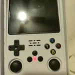 R36S Retro Handheld Game Console – 20,000+ Games, 3.5" IPS Screen, 64GB/128GB photo review