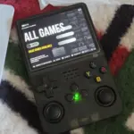 R36S Retro Handheld Game Console – 20,000+ Games, 3.5" IPS Screen, 64GB/128GB photo review
