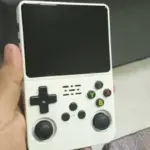 R36S Retro Handheld Game Console – 20,000+ Games, 3.5" IPS Screen, 64GB/128GB photo review