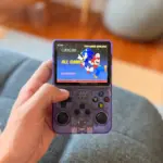 R36S Retro Handheld Game Console – 20,000+ Games, 3.5" IPS Screen, 64GB/128GB photo review