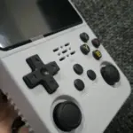 R36S Retro Handheld Game Console – 20,000+ Games, 3.5" IPS Screen, 64GB/128GB photo review