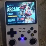 R36S Retro Handheld Game Console – 20,000+ Games, 3.5" IPS Screen, 64GB/128GB photo review
